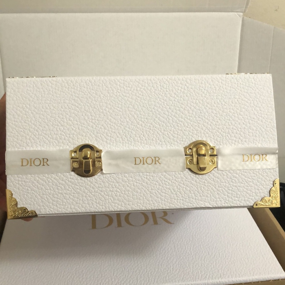 Dior Paper Trunk Box - Picture 10 of 11